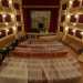La platea, divisa in due corridoi laterali, ospitava originariamente sedie in ferro dipinto di color bronzo con ornamenti di ottone e cuscini di pelle rossa. Oggi vi sono invece 290 poltroncine rosse imbottite che poggiano su una pavimentazione in moderno parquet di massello rovere